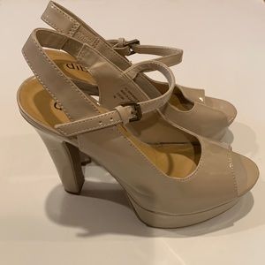 DIBA woman’s platform heeled shoes